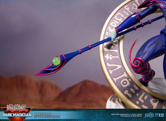 Yu-Gi-Oh! – Dark Magician (Standard Blue Edition) (launchphoto_dmblue_st-12.jpg)