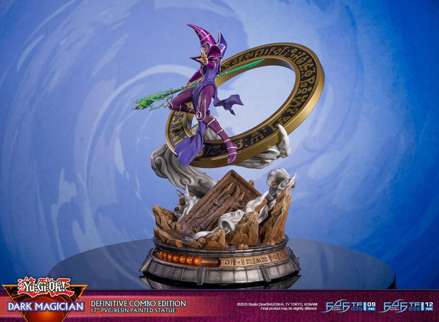 Yu-Gi-Oh! – Dark Magician (Definitive Combo Edition) (launchphoto_dmpurple_de-15_1.jpg)