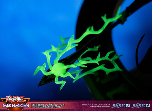 Yu-Gi-Oh! – Dark Magician (Definitive Combo Edition) (launchphoto_dmpurple_de-19_1.jpg)