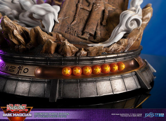 Yu-Gi-Oh! – Dark Magician (Definitive Purple Edition) (launchphoto_dmpurple_de-27.jpg)