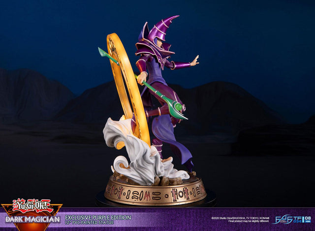 Yu-Gi-Oh! – Dark Magician (Exclusive Purple Edition) (launchphoto_dmpurple_ex-02.jpg)