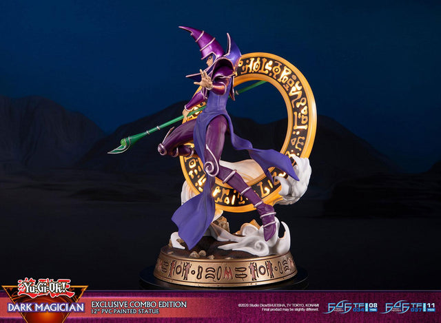 Yu-Gi-Oh! – Dark Magician (Exclusive Combo Edition) (launchphoto_dmpurple_ex-07_1.jpg)