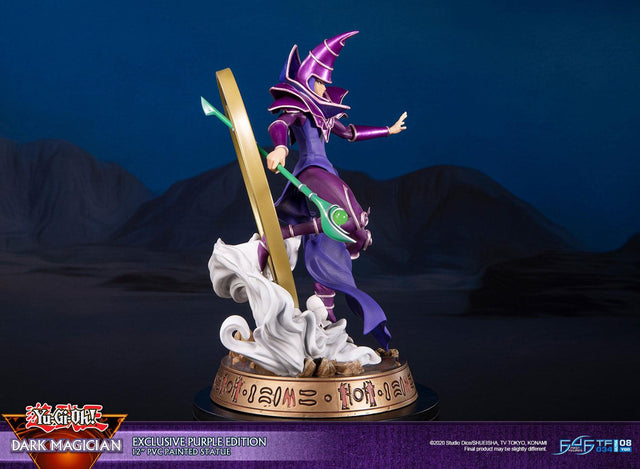 Yu-Gi-Oh! – Dark Magician (Exclusive Purple Edition) (launchphoto_dmpurple_ex-10.jpg)