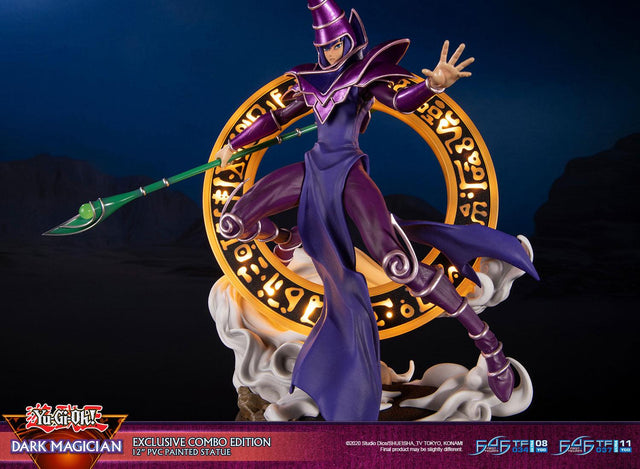 Yu-Gi-Oh! – Dark Magician (Exclusive Combo Edition) (launchphoto_dmpurple_ex-18_1.jpg)