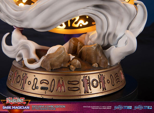 Yu-Gi-Oh! – Dark Magician (Exclusive Combo Edition) (launchphoto_dmpurple_ex-22_1.jpg)