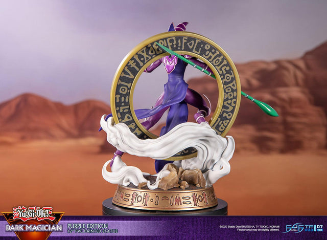 Yu-Gi-Oh! – Dark Magician (Standard Purple Edition) (launchphoto_dmpurple_st-04.jpg)