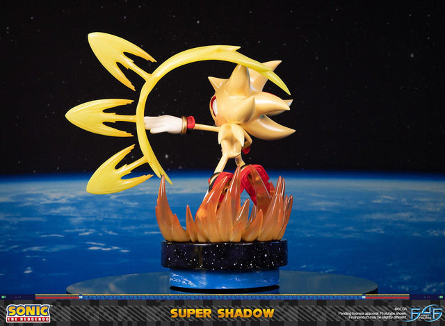 Sonic the Hedgehog™ – Super Shadow (Standard Edition) (launchphoto_supershadow_stn_07.jpg)