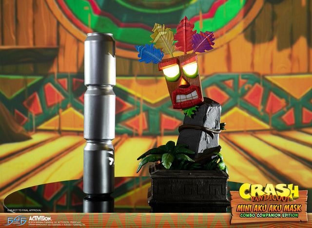 Crash Bandicoot™- Mini Aku Aku Mask Combo Companion Edition (miniakuakumask-combo-h-05.jpg)