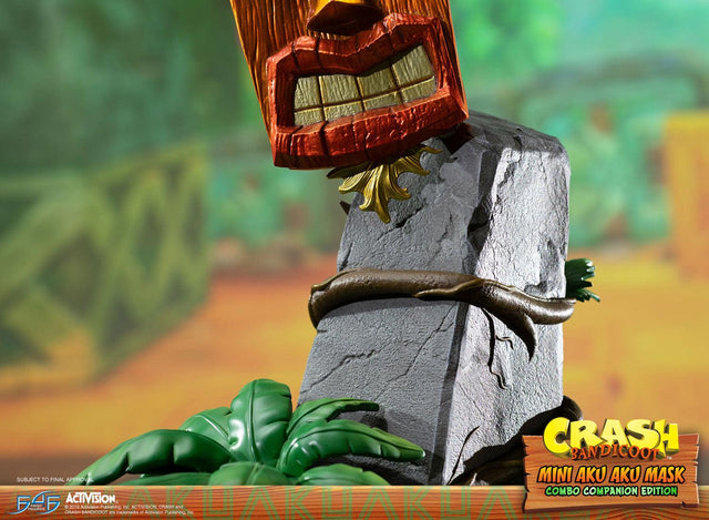 Crash Bandicoot™- Mini Aku Aku Mask Combo Companion Edition (miniakuakumask-combo-h-17.jpg)