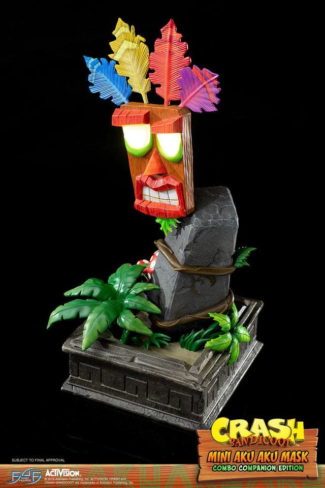Crash Bandicoot™- Mini Aku Aku Mask Combo Companion Edition (miniakuakumask-combo-v-03.jpg)