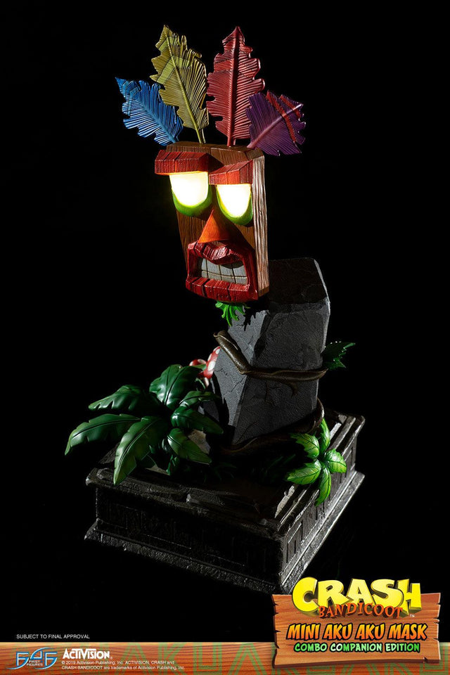 Crash Bandicoot™- Mini Aku Aku Mask Combo Companion Edition (miniakuakumask-combo-v-04.jpg)