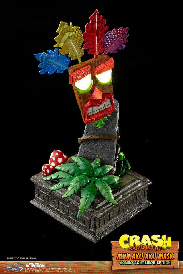 Crash Bandicoot™- Mini Aku Aku Mask Combo Companion Edition (miniakuakumask-combo-v-05.jpg)