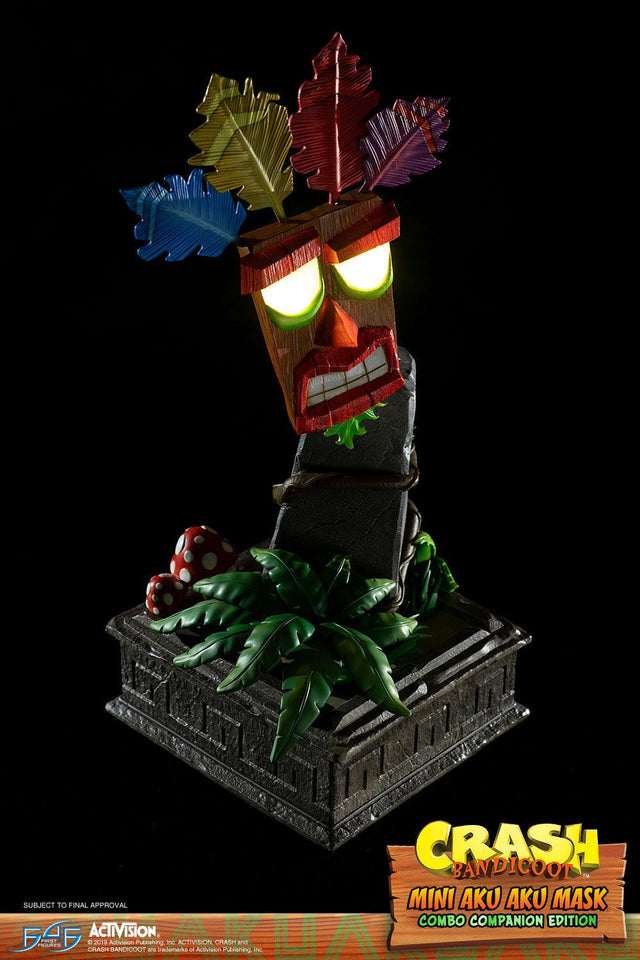 Crash Bandicoot™- Mini Aku Aku Mask Combo Companion Edition (miniakuakumask-combo-v-06.jpg)