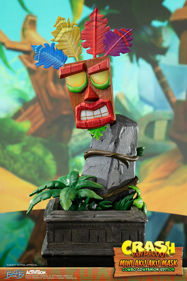 Crash Bandicoot™- Mini Aku Aku Mask Combo Companion Edition (miniakuakumask-combo-v-14.jpg)