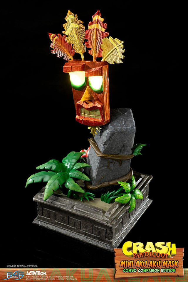 Crash Bandicoot™- Mini Aku Aku Mask Combo Companion Edition (miniakuakumask-combo-v-26.jpg)