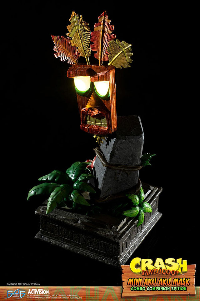 Crash Bandicoot™- Mini Aku Aku Mask Combo Companion Edition (miniakuakumask-combo-v-27.jpg)