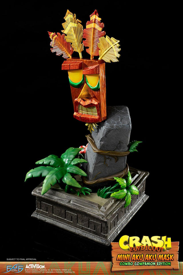 Crash Bandicoot™- Mini Aku Aku Mask Combo Companion Edition (miniakuakumask-combo-v-31.jpg)