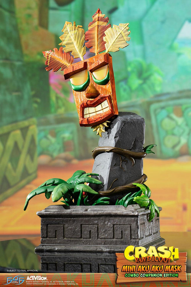 Crash Bandicoot™- Mini Aku Aku Mask Combo Companion Edition (miniakuakumask-combo-v-35.jpg)
