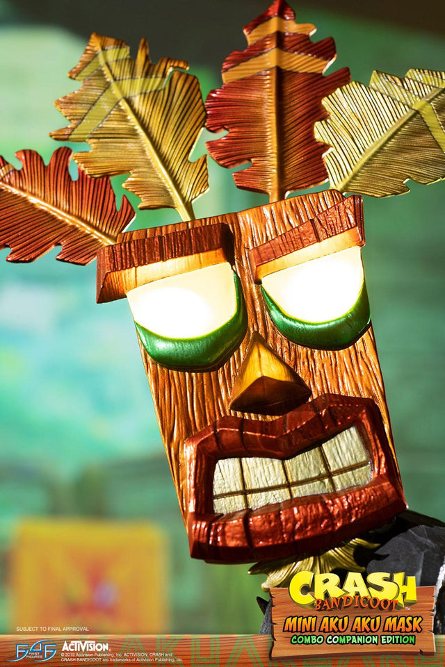 Crash Bandicoot™- Mini Aku Aku Mask Combo Companion Edition (miniakuakumask-combo-v-37.jpg)
