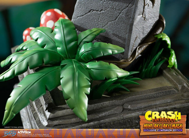 Crash Bandicoot™ - Mini Aku Aku Mask Exclusive Companion Edition (miniakuakumask-exc-h-14.jpg)