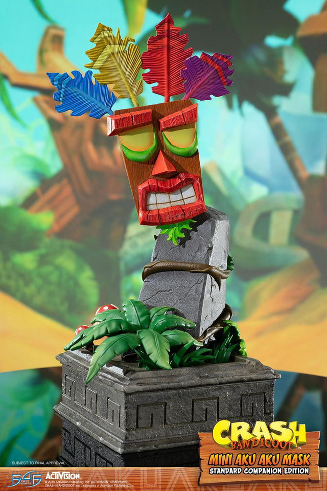 Crash Bandicoot™ - Mini Aku Aku Mask Standard Companion Edition (miniakuakumask-reg-v-09.jpg)