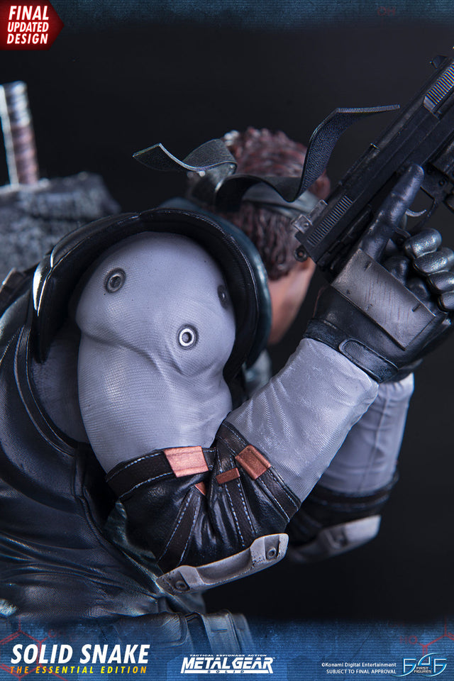Solid Snake The Essential Edition (_new_snake_ee_vertical_15.jpg)