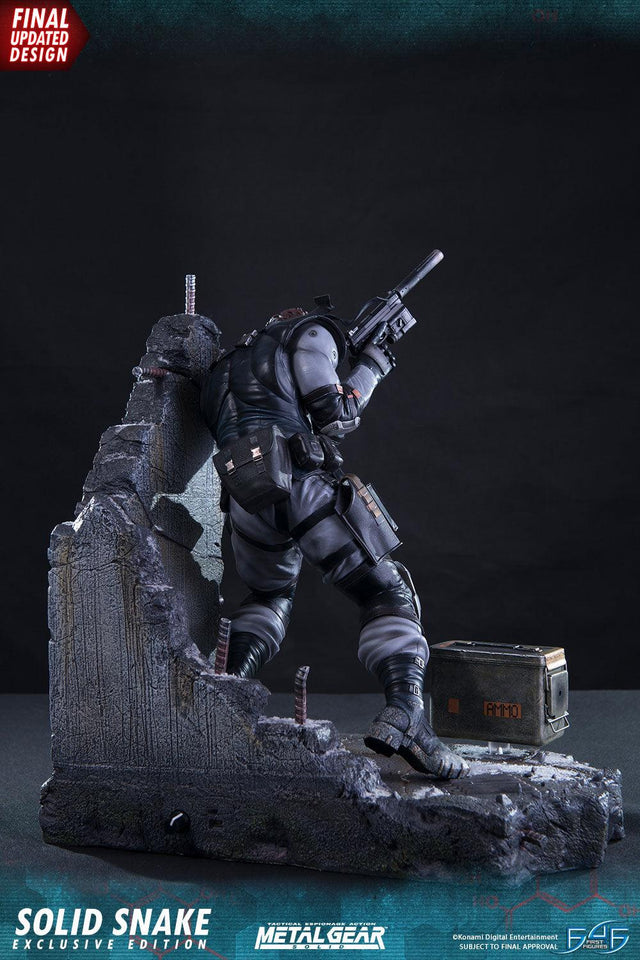 Solid Snake (Exclusive) (_new_snake_exc_vertical_06.jpg)