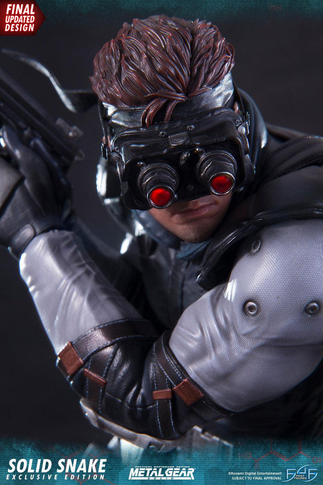 Solid Snake (Exclusive) (_new_snake_exc_vertical_07.jpg)