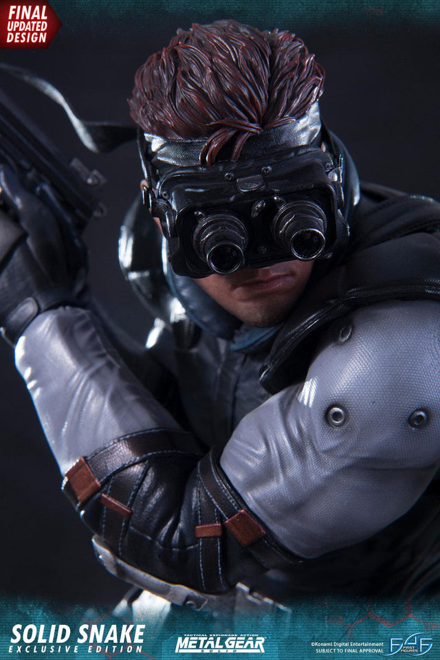 Solid Snake (Exclusive) (_new_snake_exc_vertical_10.jpg)