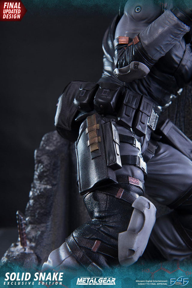 Solid Snake (Exclusive) (_new_snake_exc_vertical_18.jpg)