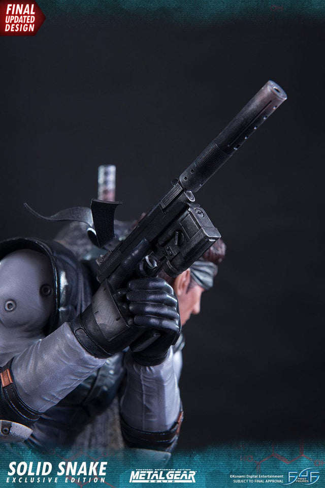 Solid Snake (Exclusive) (_new_snake_exc_vertical_20.jpg)