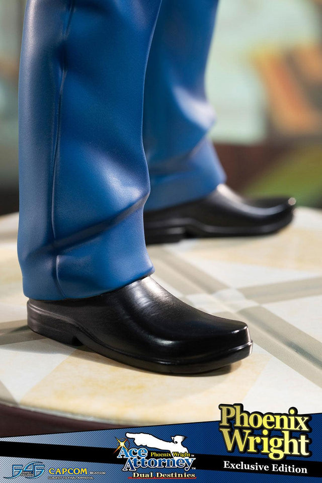 Phoenix Wright: Ace Attorney - Dual Destinies - Phoenix Wright Exclusive Edition (phoenixwright-exc-v-06.jpg)