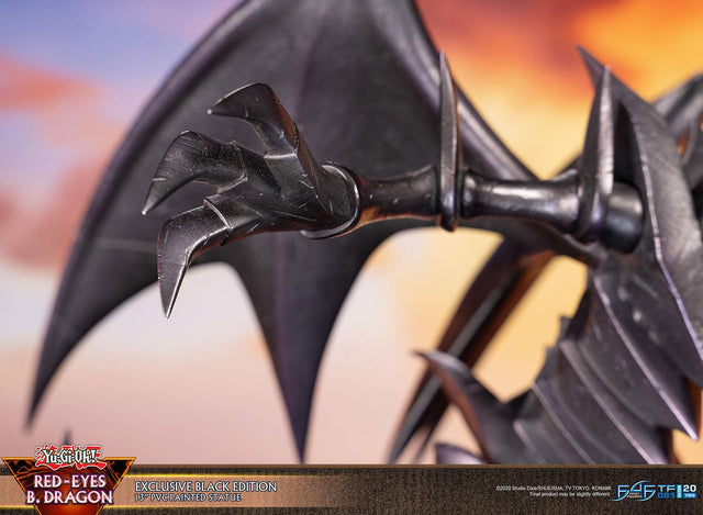 Yu-Gi-Oh! – Red-Eyes B. Dragon (Exclusive Black Edition) (rebg_exst_04.jpg)