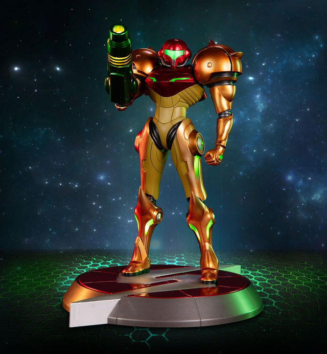 Metroid Prime™ - Samus Varia Suit PVC (Exclusive Edition) (rectangle-1480x1600-samusvs-02.jpg)