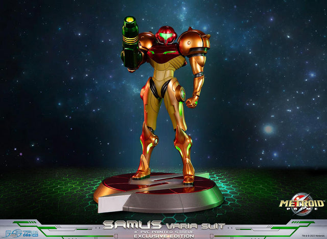 Metroid Prime™ - Samus Varia Suit PVC (Exclusive Edition) (samusvs_ex_00.jpg)