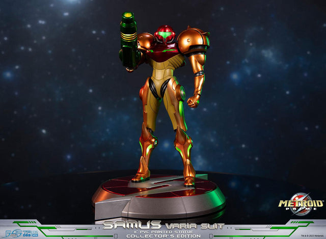 Metroid Prime™ - Samus Varia Suit PVC (Collector's Edition) (samusvs_ex_26.jpg)