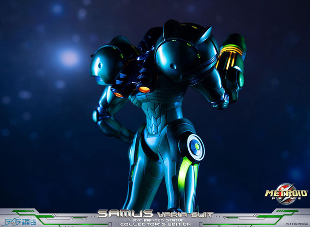 Metroid Prime™ - Samus Varia Suit PVC (Collector's Edition) (samusvs_ex_40.jpg)