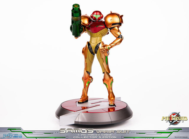 Metroid Prime™ - Samus Varia Suit PVC (Collector's Edition) (samusvs_ex_61.jpg)