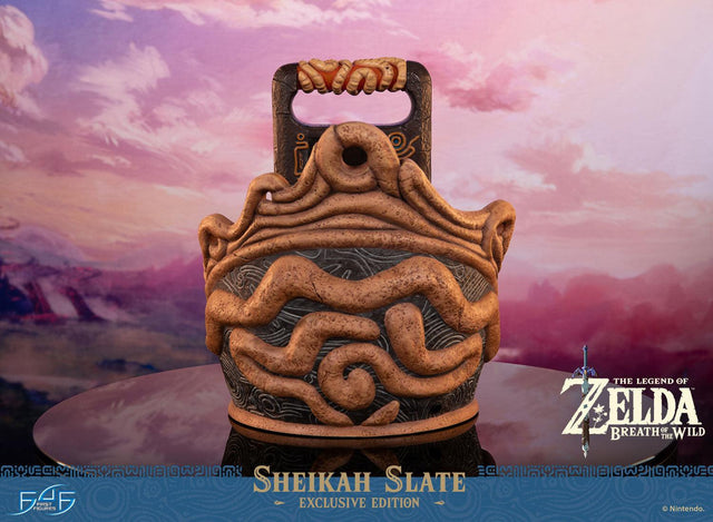 The Legend of Zelda™: Breath of the Wild - Sheikah Slate (Exclusive Edition) (sheikahslate_ex_04.jpg)