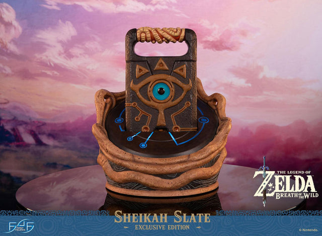 The Legend of Zelda™: Breath of the Wild - Sheikah Slate (Exclusive Edition) (sheikahslate_ex_08.jpg)