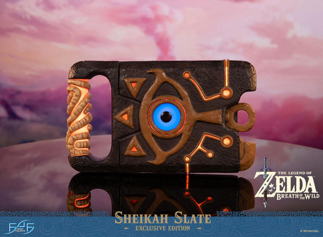 The Legend of Zelda™: Breath of the Wild - Sheikah Slate (Exclusive Edition) (sheikahslate_ex_17.jpg)