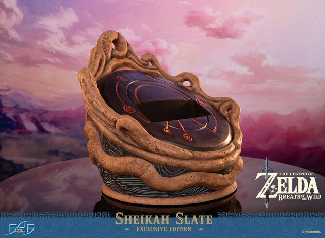 The Legend of Zelda™: Breath of the Wild - Sheikah Slate (Exclusive Edition) (sheikahslate_ex_24.jpg)