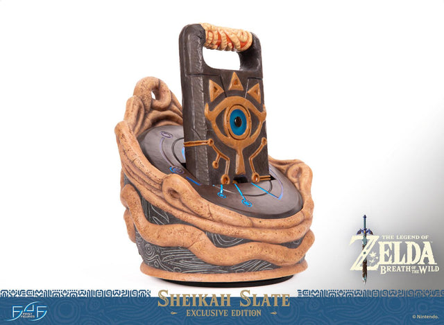 The Legend of Zelda™: Breath of the Wild - Sheikah Slate (Exclusive Edition) (sheikahslate_wbg_03.jpg)