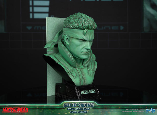 Metal Gear Solid - Solid Snake Grand-Scale Bust (Codec Edition GSB) (snakebust-gsb_codec_01.jpg)