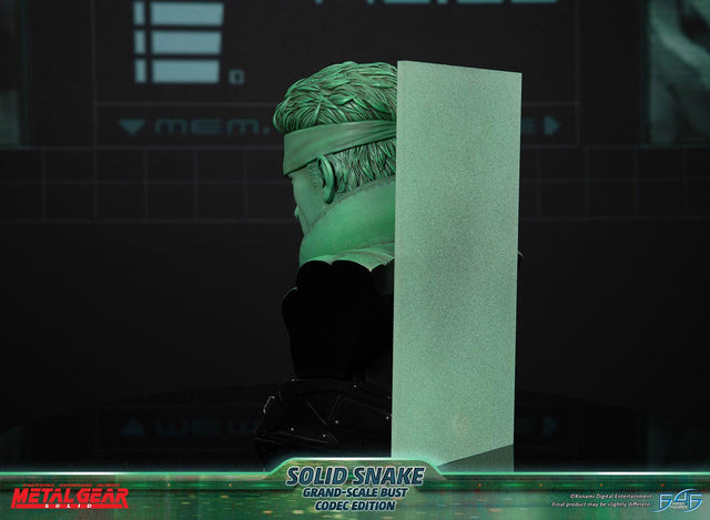 Metal Gear Solid - Solid Snake Grand-Scale Bust (Codec Edition GSB) (snakebust-gsb_codec_05.jpg)
