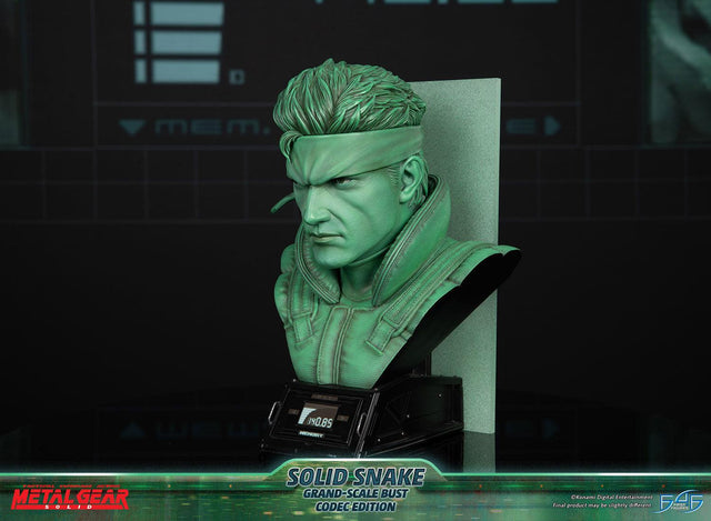 Metal Gear Solid - Solid Snake Grand-Scale Bust (Codec Edition GSB) (snakebust-gsb_codec_17.jpg)