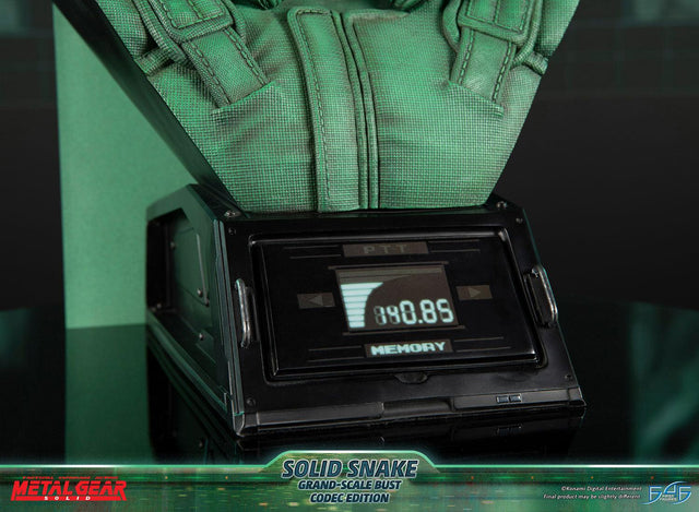 Metal Gear Solid - Solid Snake Grand-Scale Bust (Codec Edition GSB) (snakebust-gsb_codec_21.jpg)