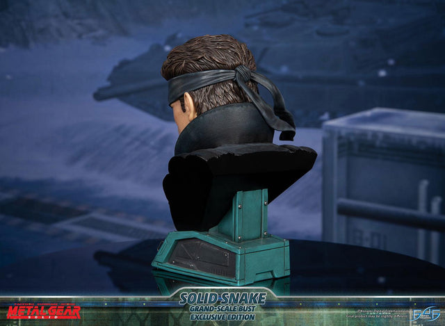Metal Gear Solid - Solid Snake Grand-Scale Bust (Exclusive Edition GSB) (snakebust-gsb_ex_03.jpg)