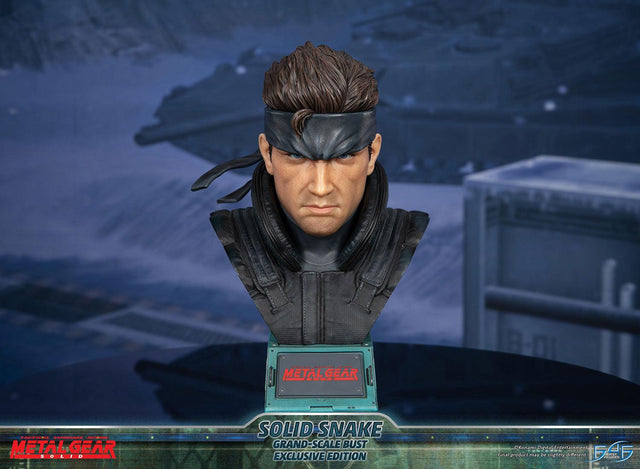 Metal Gear Solid - Solid Snake Grand-Scale Bust (Exclusive Edition GSB) (snakebust-gsb_ex_08.jpg)