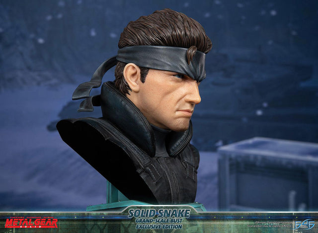 Metal Gear Solid - Solid Snake Grand-Scale Bust (Exclusive Edition GSB) (snakebust-gsb_ex_13.jpg)